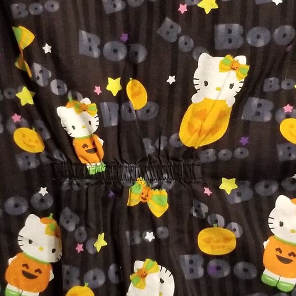 Hello Kitty Medium Scrub Top 100% Cotton Black Fall Halloween Pumpkin Boo - Picture 8 of 10